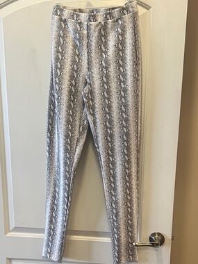 naked wardrobe Gray Snake Print High-Rise Leggings